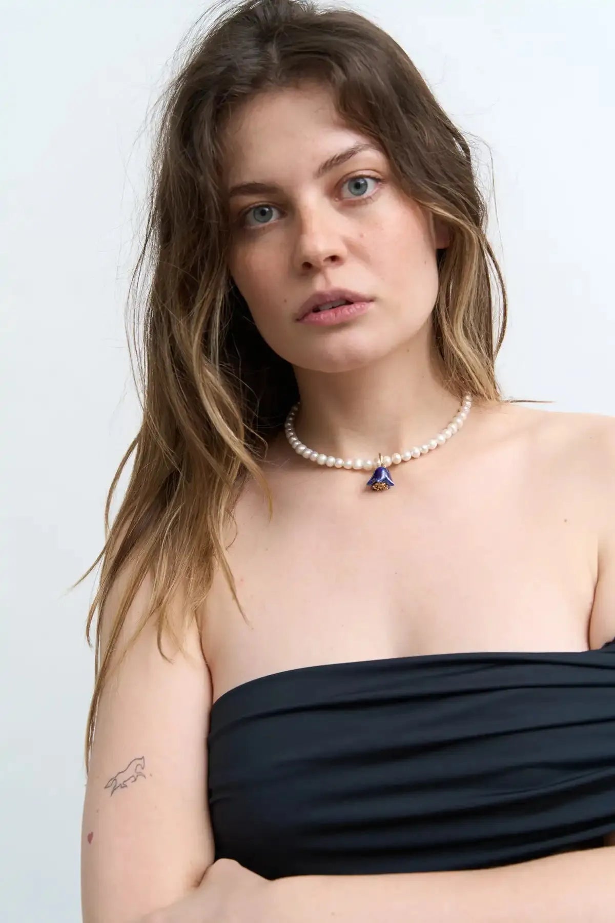 Polysk Necklace with Medium Pearls and Small Blue Bellflower