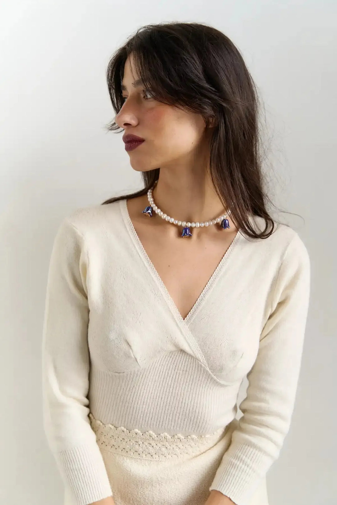 Polysk Necklace with Medium Pearls and Small Blue Bellflowers