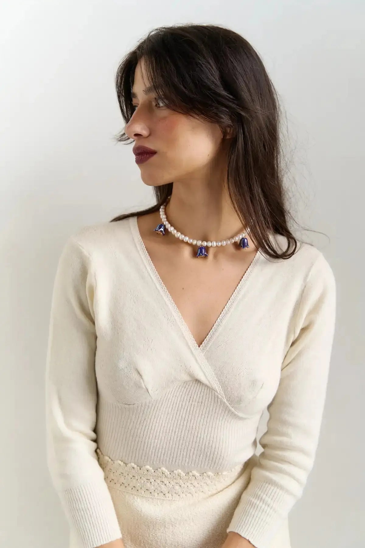 Polysk Necklace with Medium Pearls and Small Blue Bellflowers