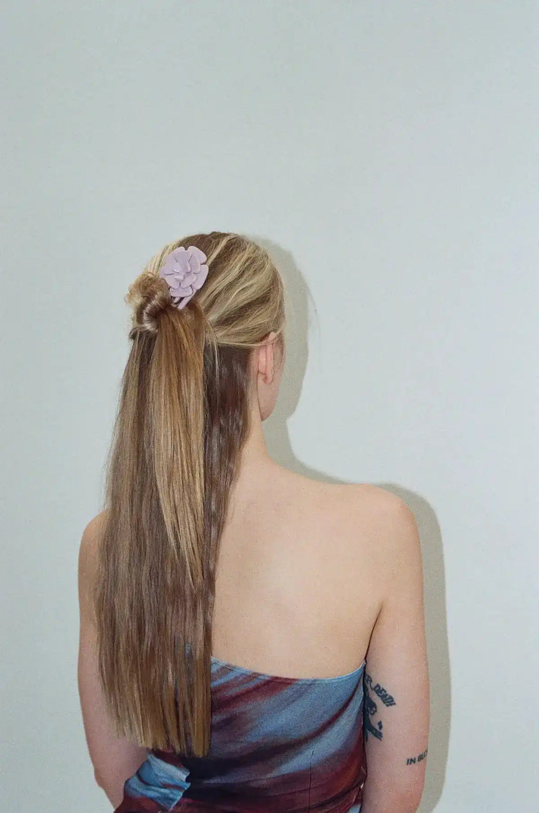 AMORE hair comb in pale rose color