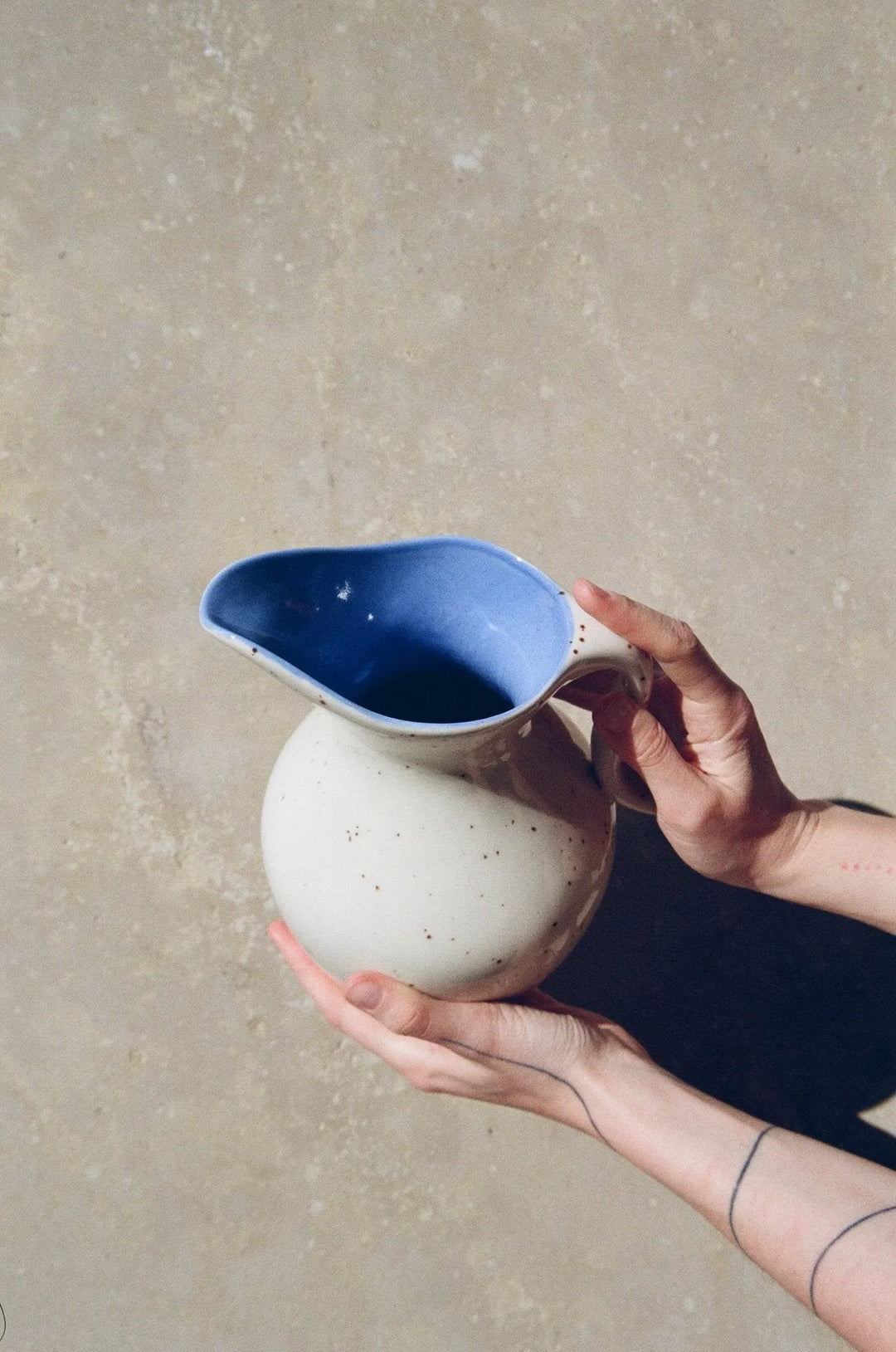 ROSA jug in eggshell color