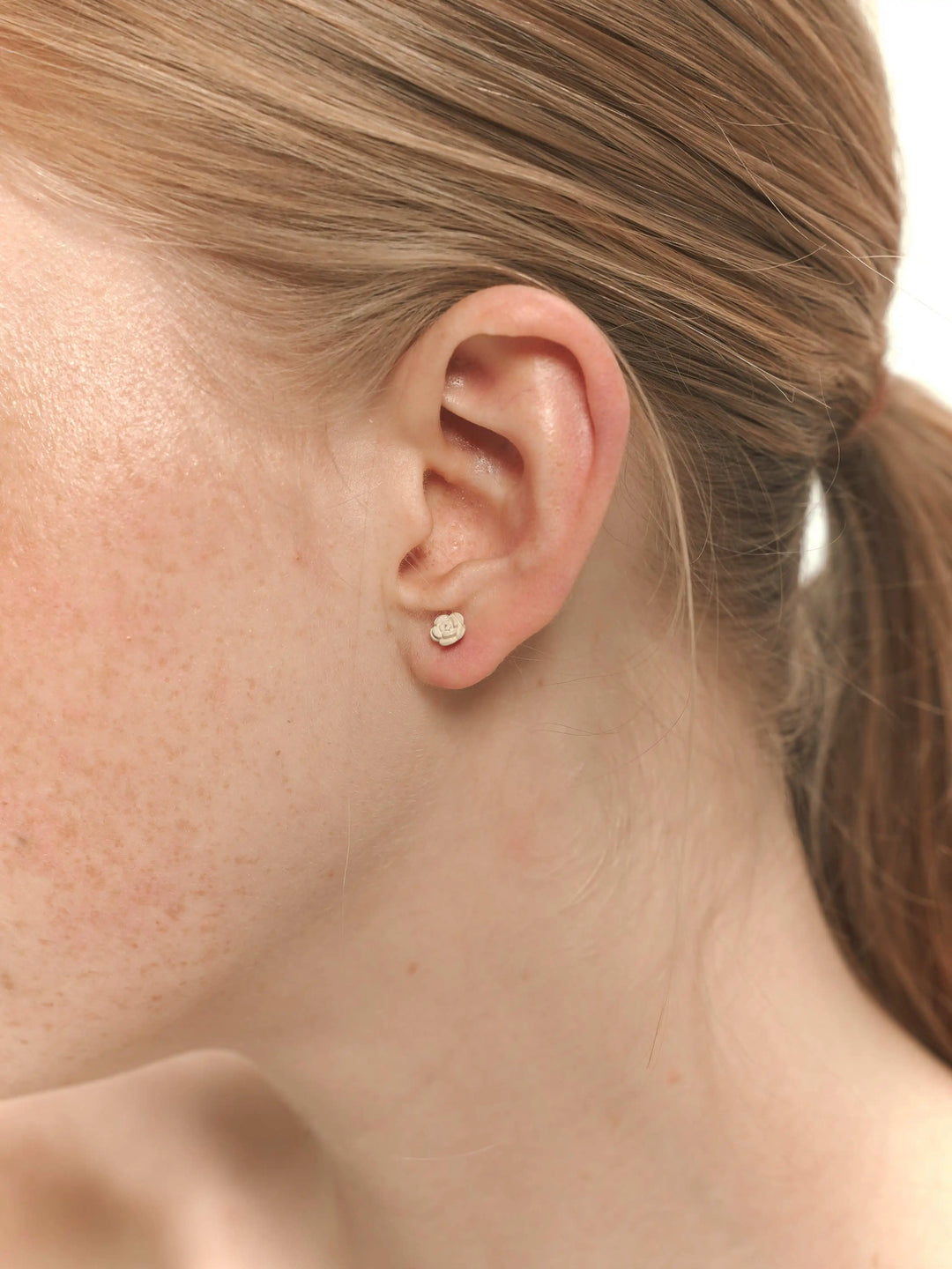 BABY ROSE stud earrings in creamy enamel