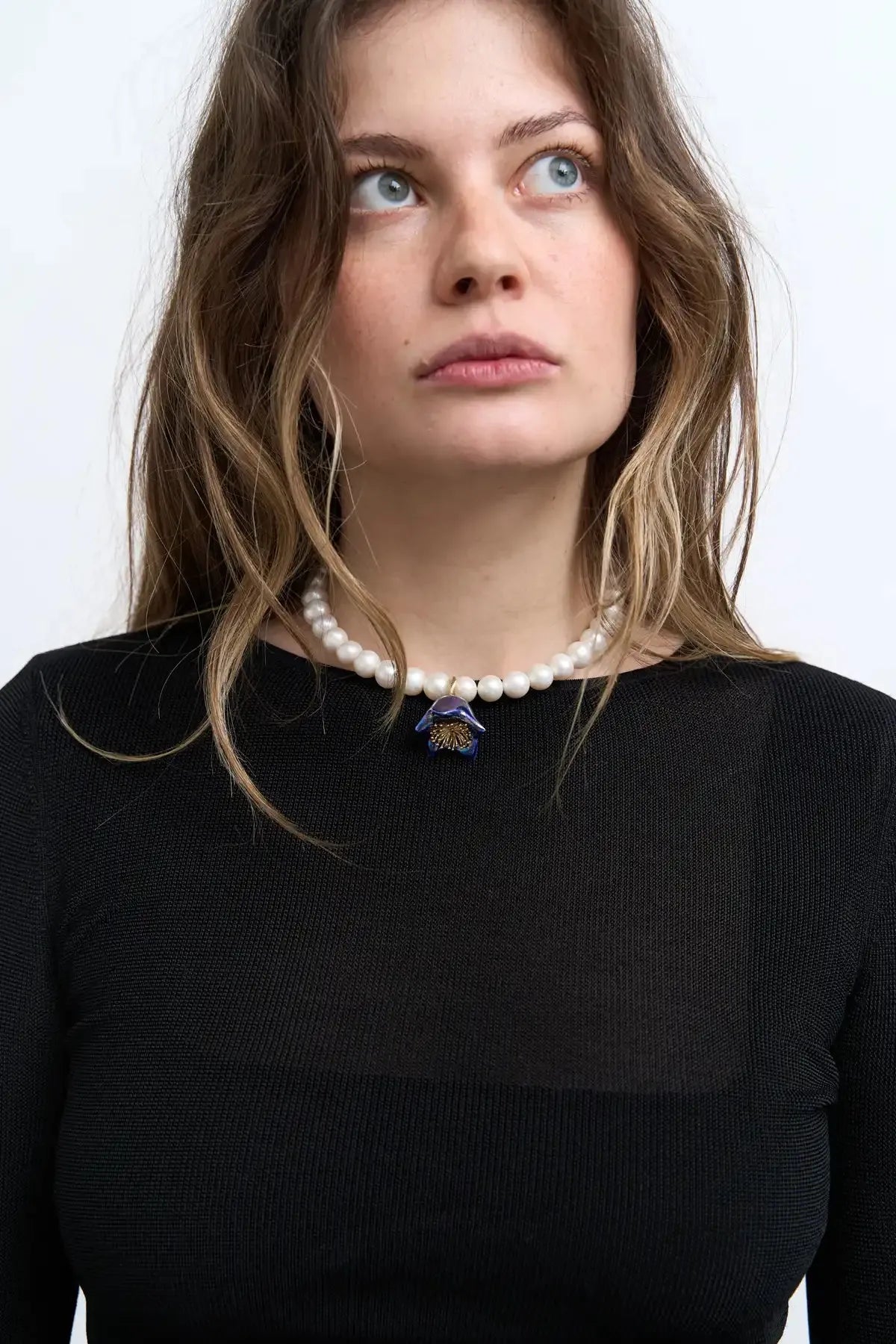 Polysk Necklace with Large Pearls and Blue Bellflower