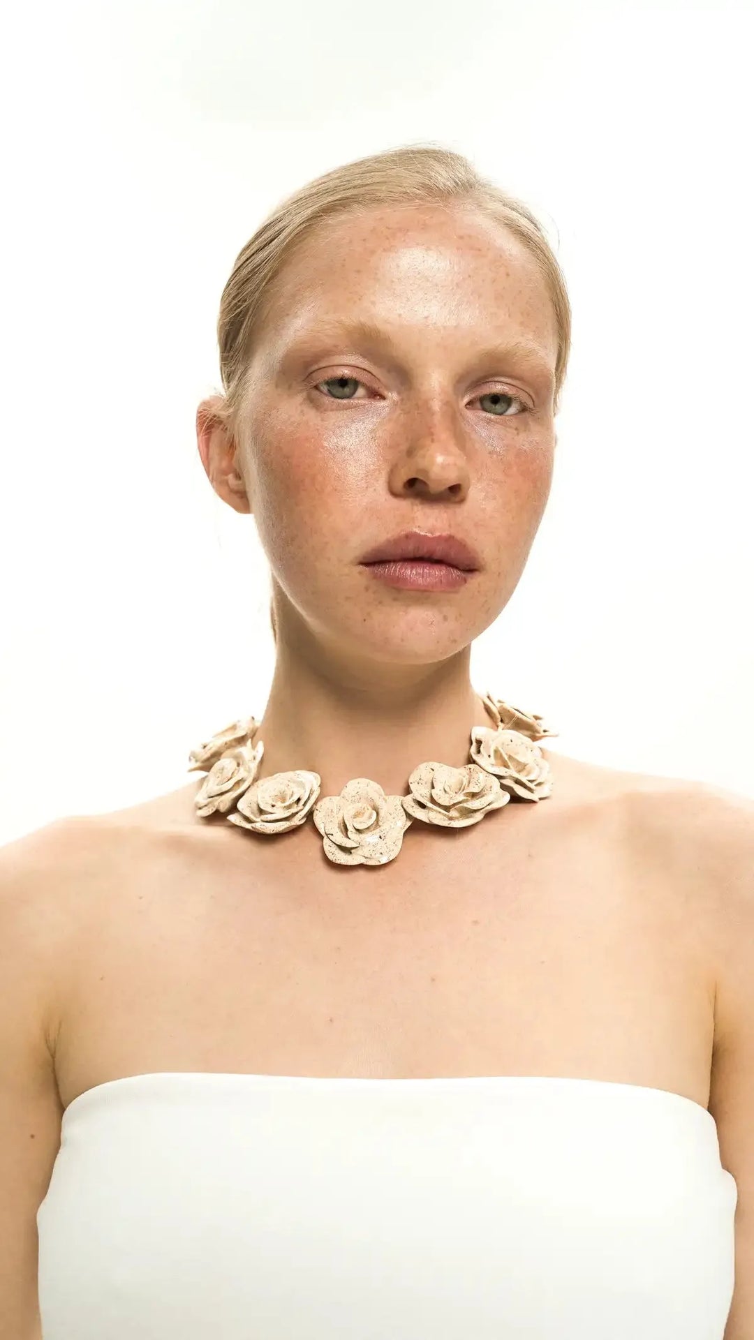 MICHELLE necklace in eggshell color