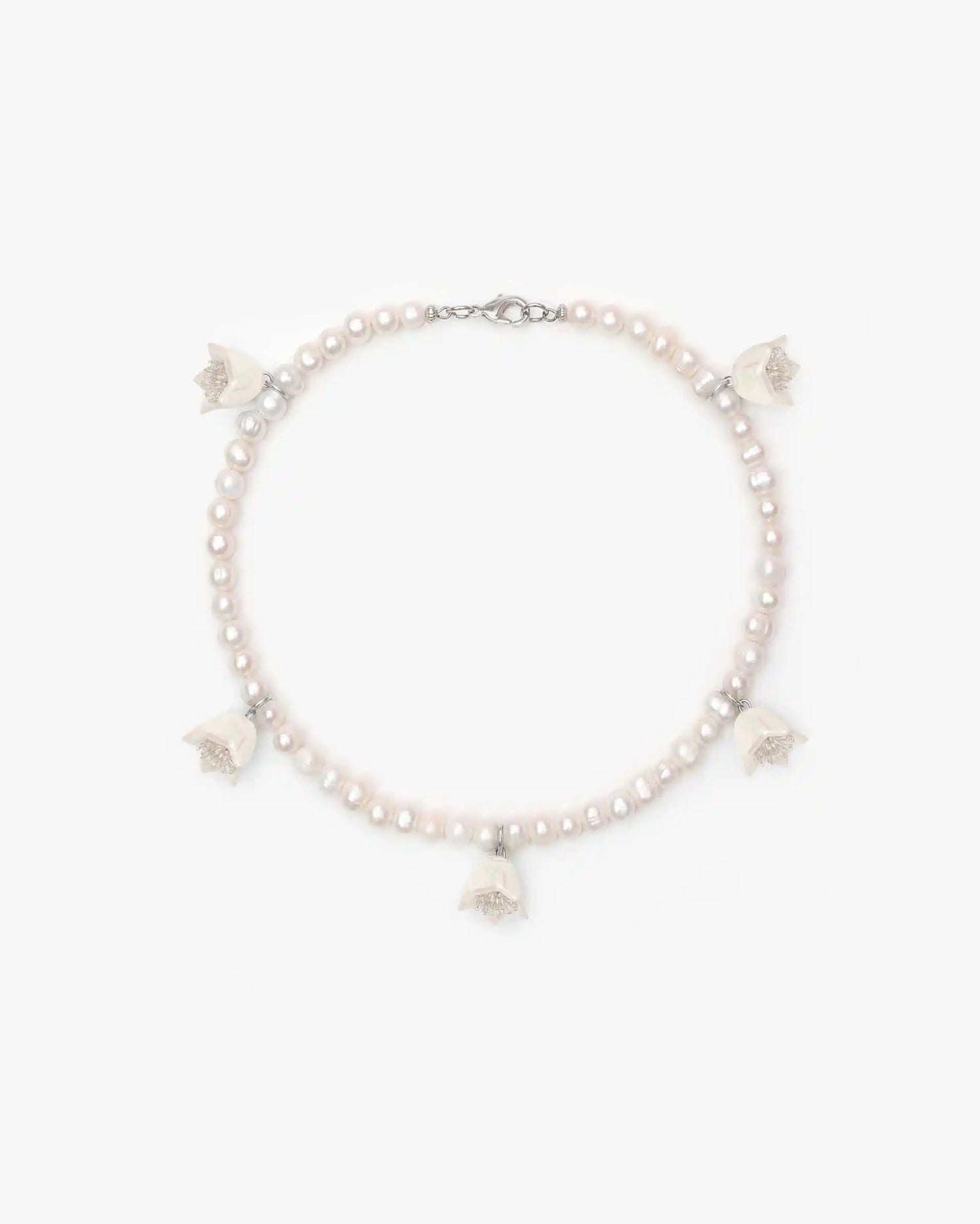 Polysk Necklace with Medium Pearls and Small White Bellflowers