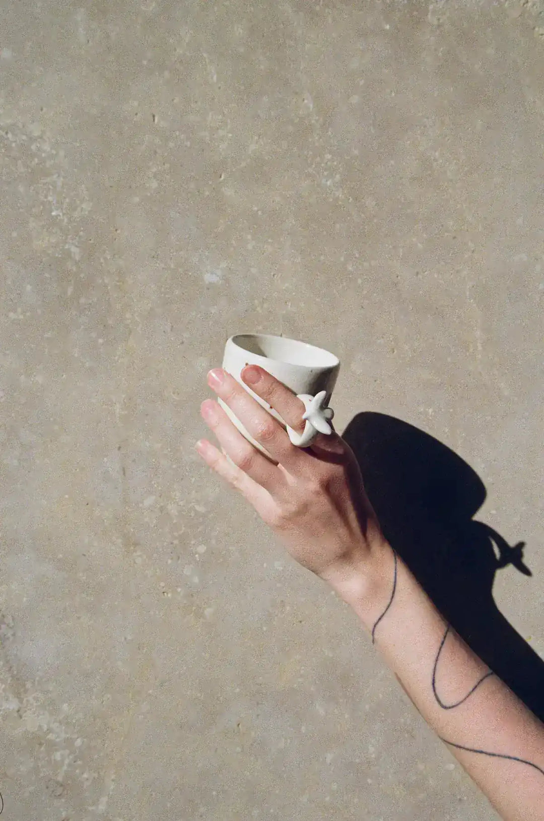 DÉJÀ VU mug in eggshell color
