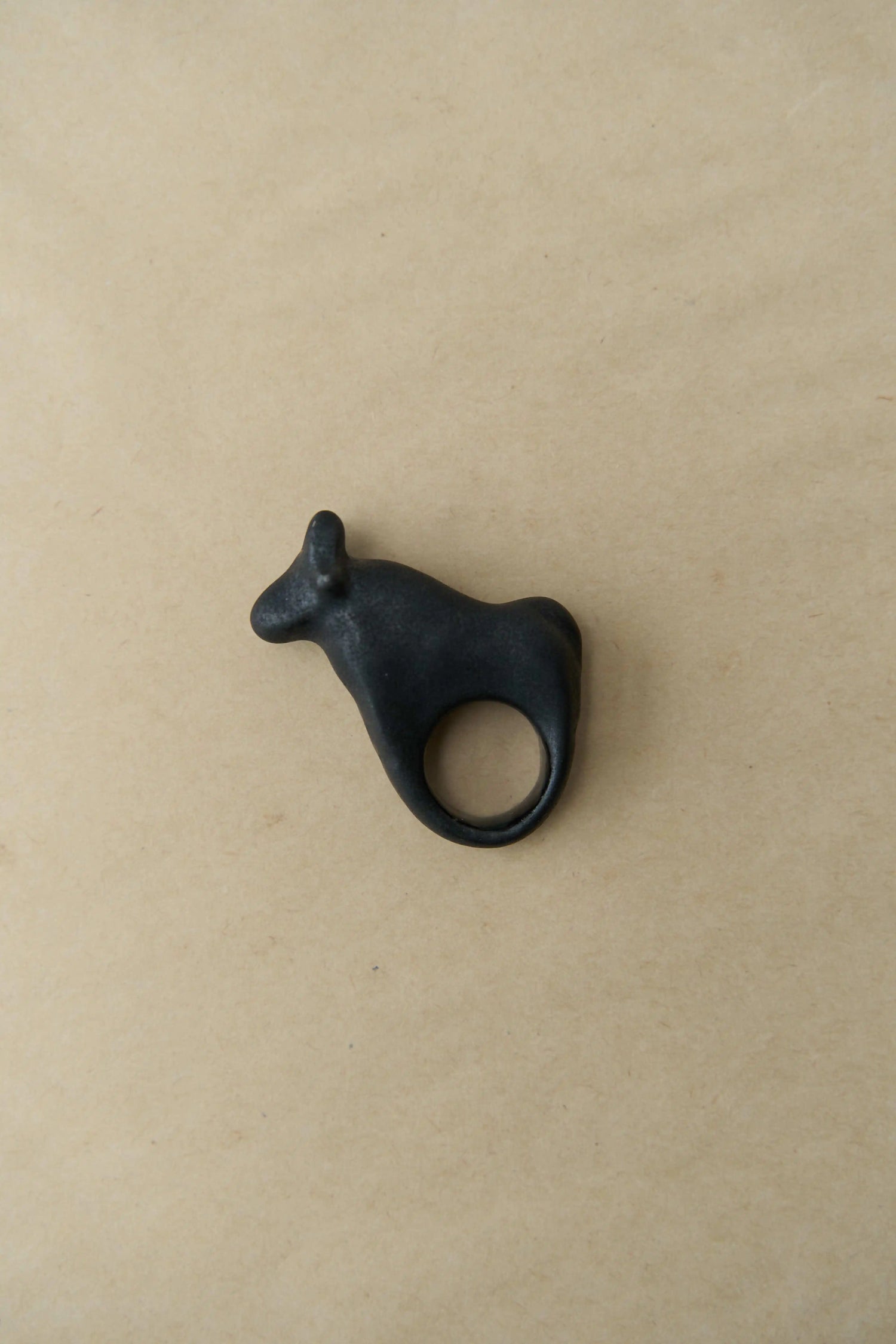 Liuli Bull-Shaped Ring