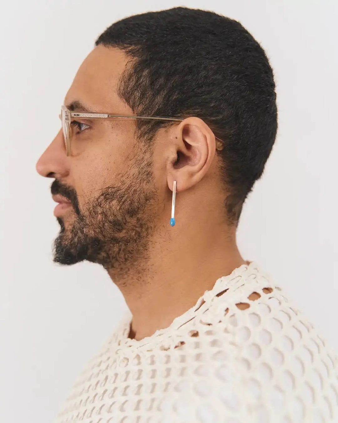 Сережка 6.674 у формі довгого срібного сірника з блакитною емаллю