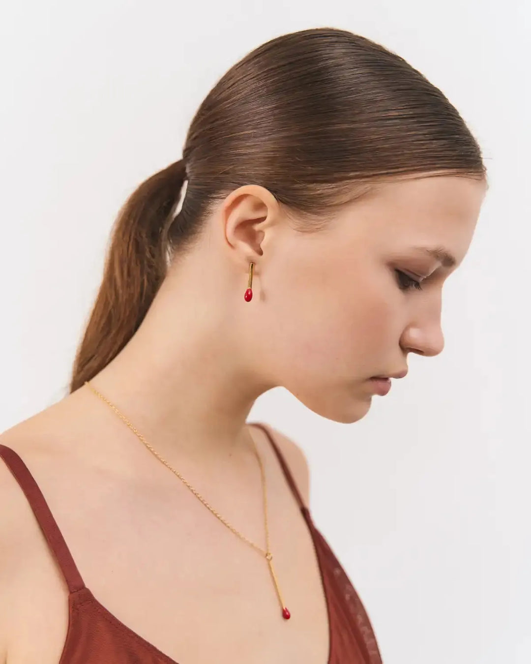 6.674 Earring in Short Gold-Plated Silver Matchstick Shape with Red Enamel