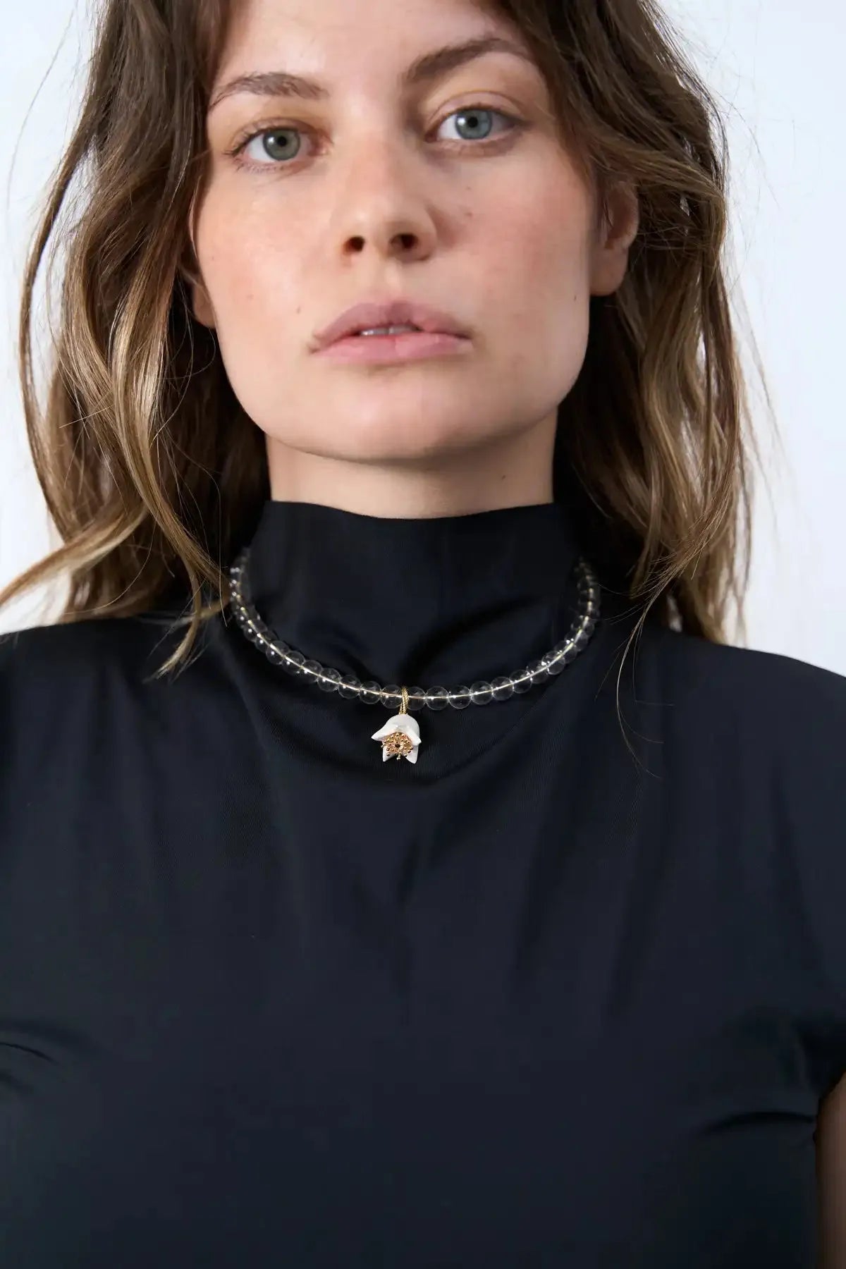 Polysk Necklace with Crystal and Small White Bellflower