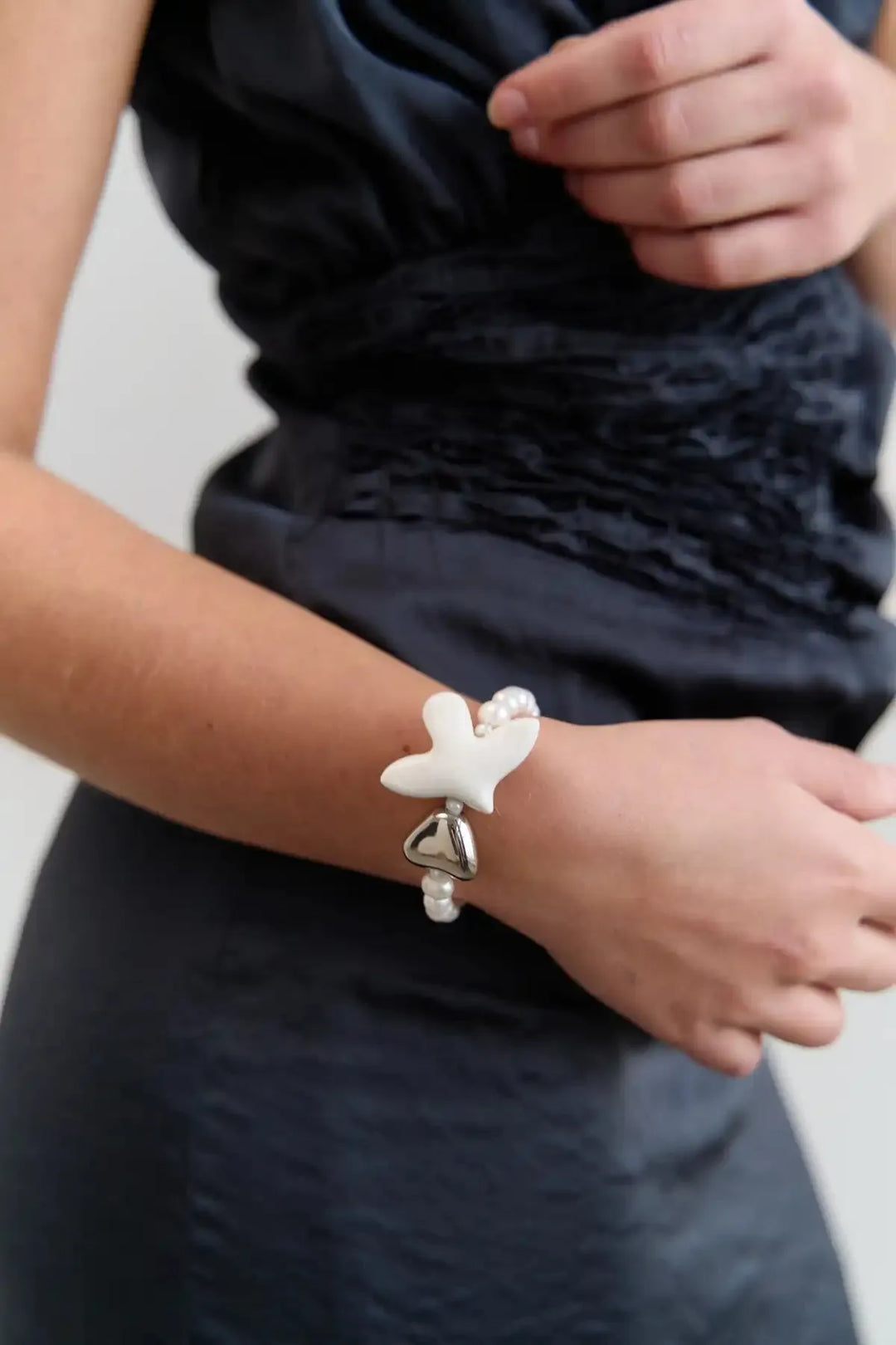 Skarb Bracelet with Medium Pearls, Platinum-Coated Heart and Bird