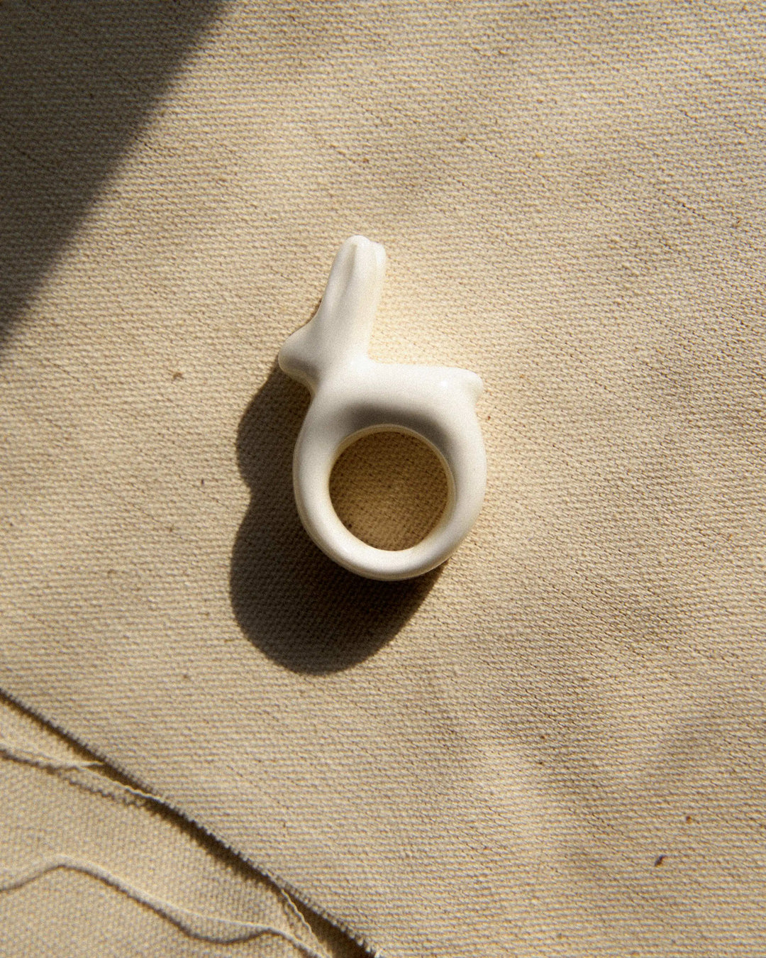 Liuli Bunny-Shaped Ring