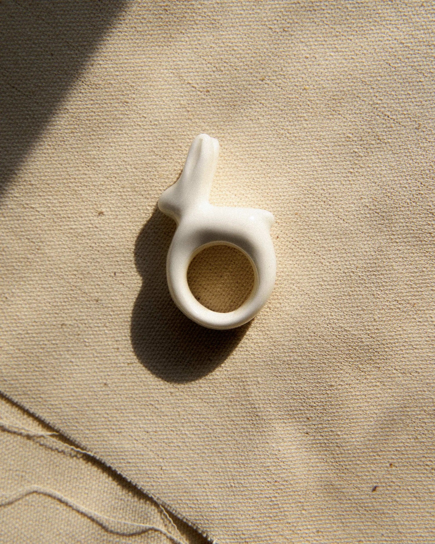 Liuli Bunny-Shaped Ring