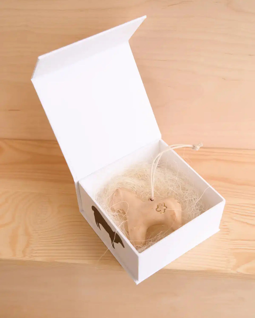 Молочена прикраса на ялинку DRIMOTA коник