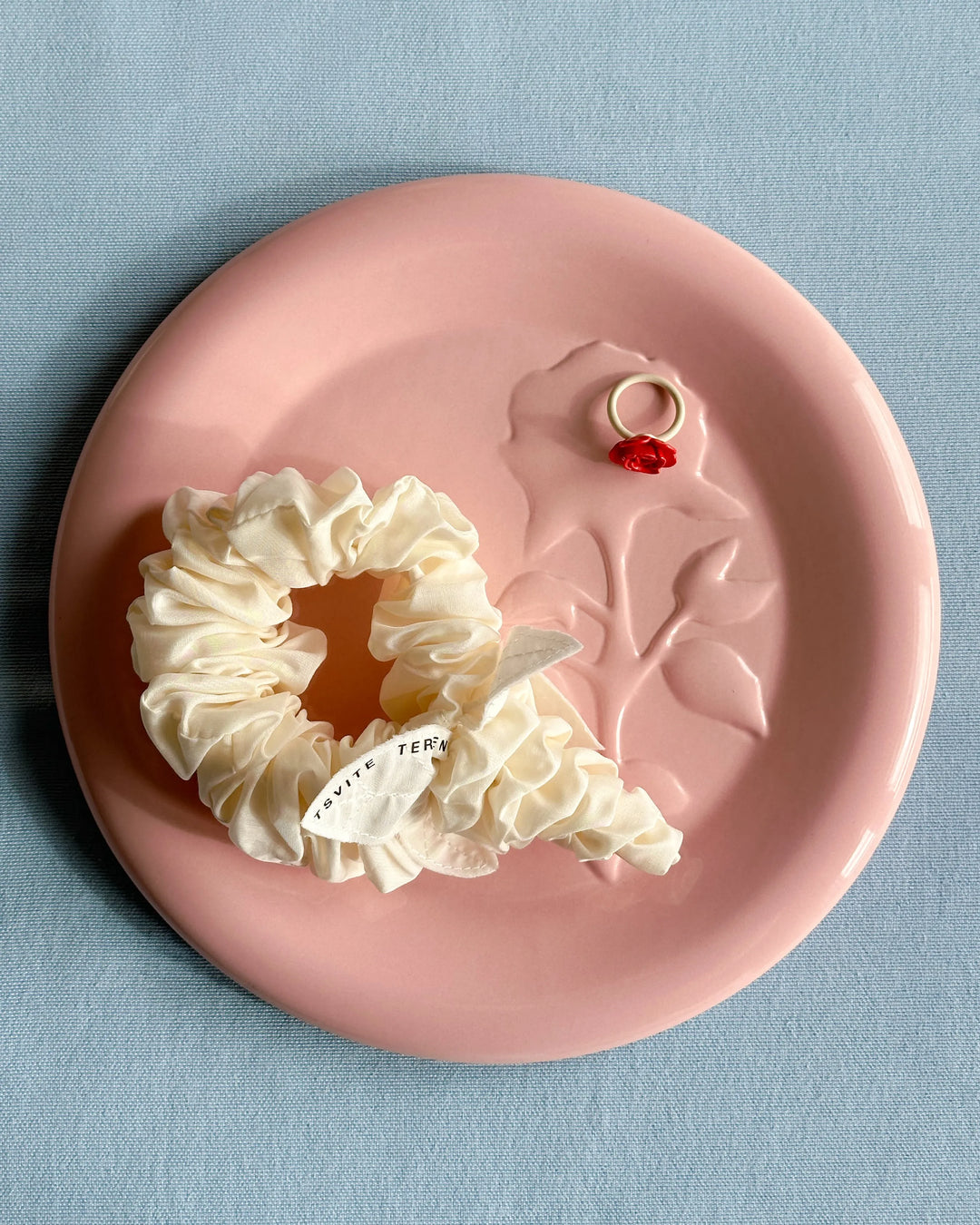 AMORE plate in lace color