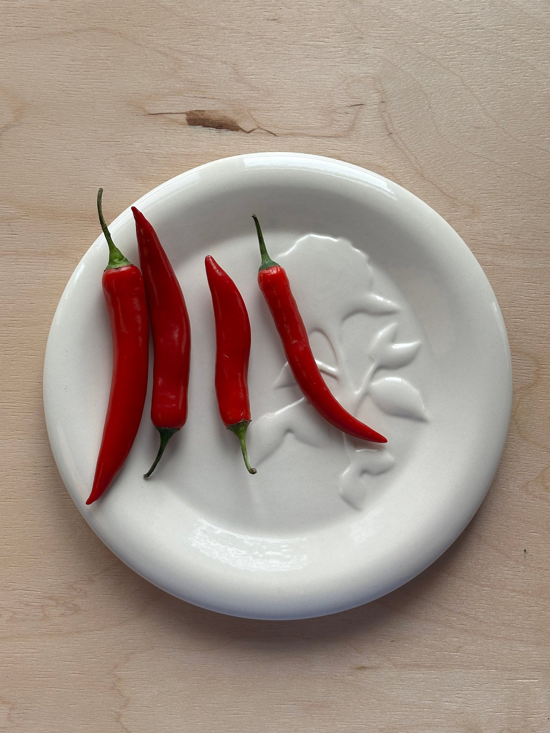 Тарілка AMORE у кольорі linen