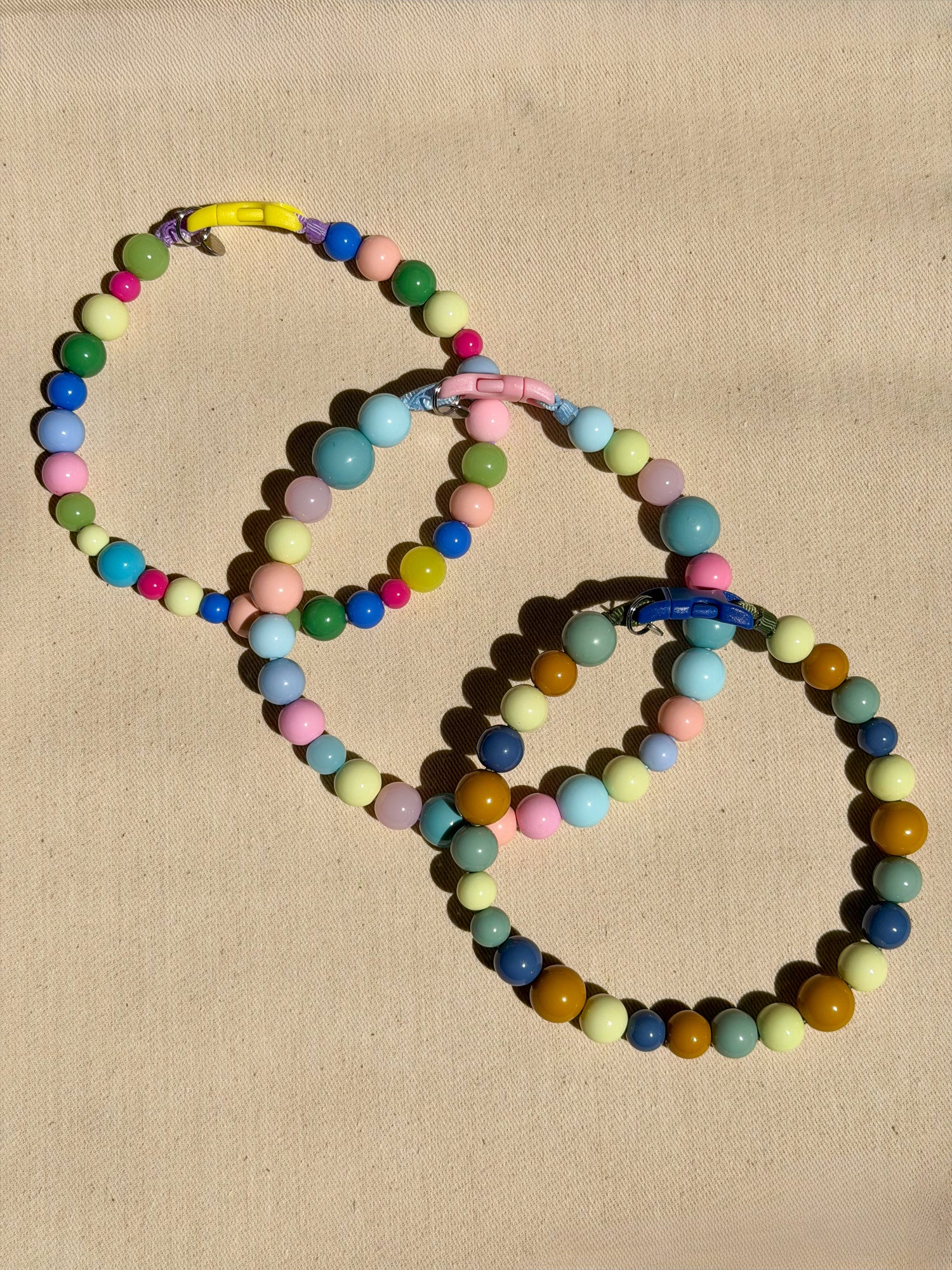 FIZZY couloured dog necklace