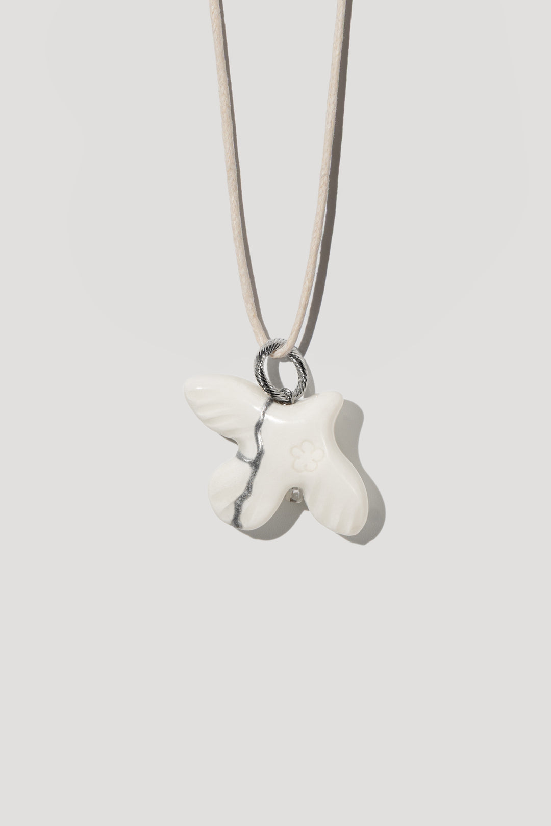 MYRNI kintsugi pendant with silver fittings
