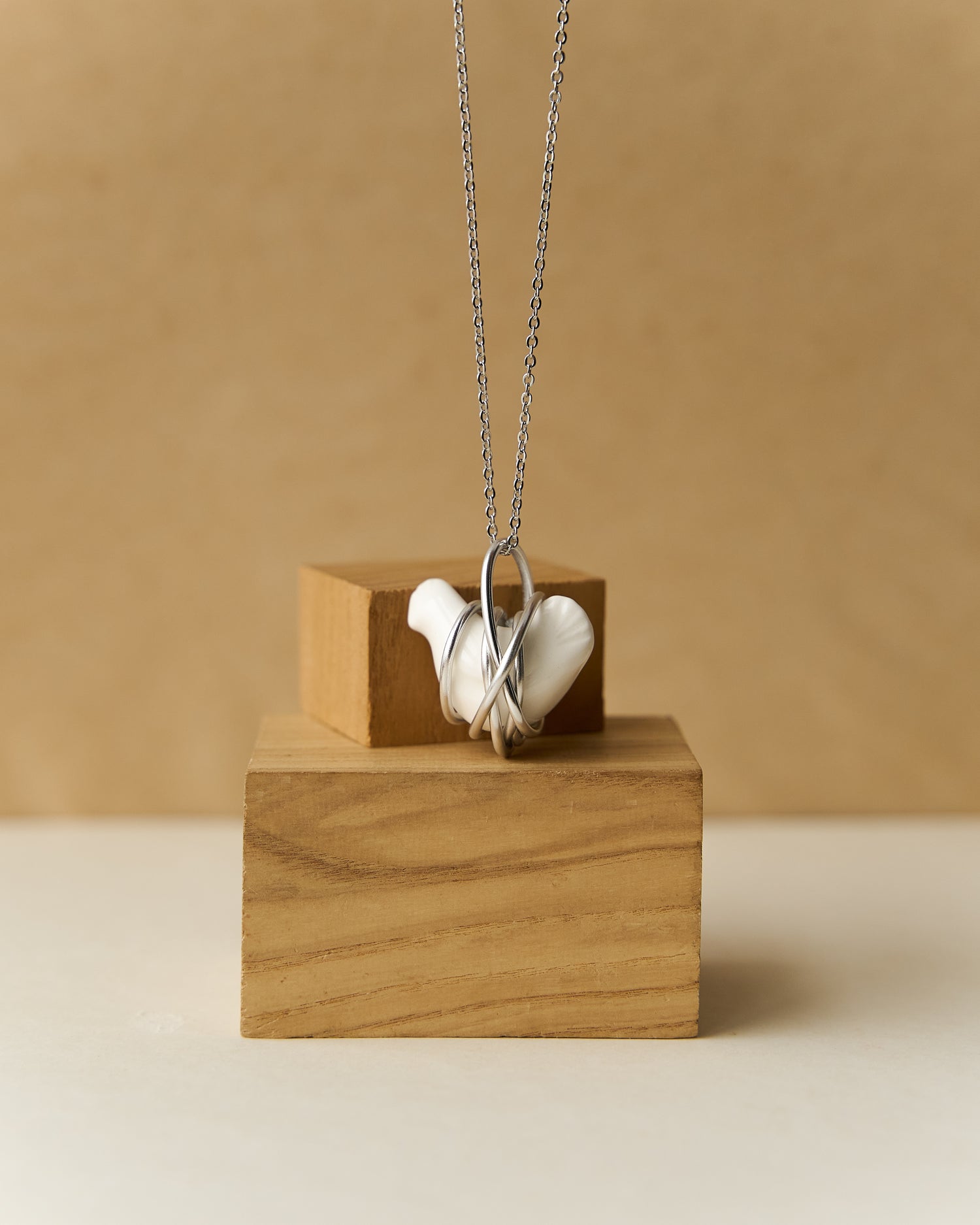 Liuli Hen Pendant with Metal Frame