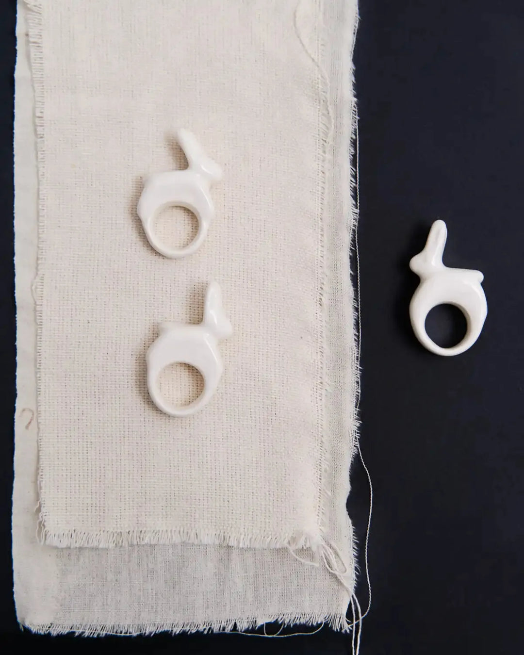 Liuli Bunny-Shaped Ring