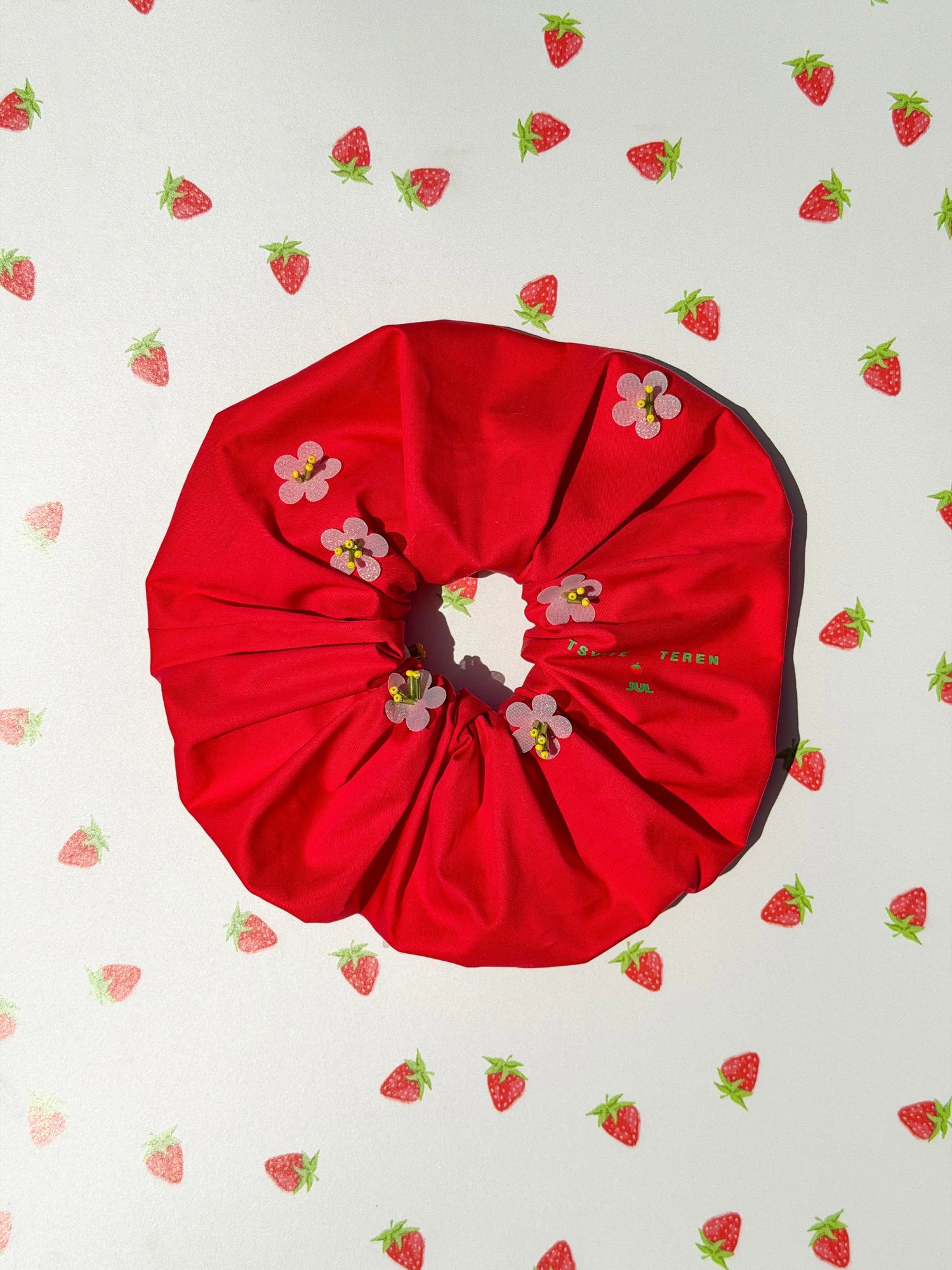 COMPOTE scrunchie