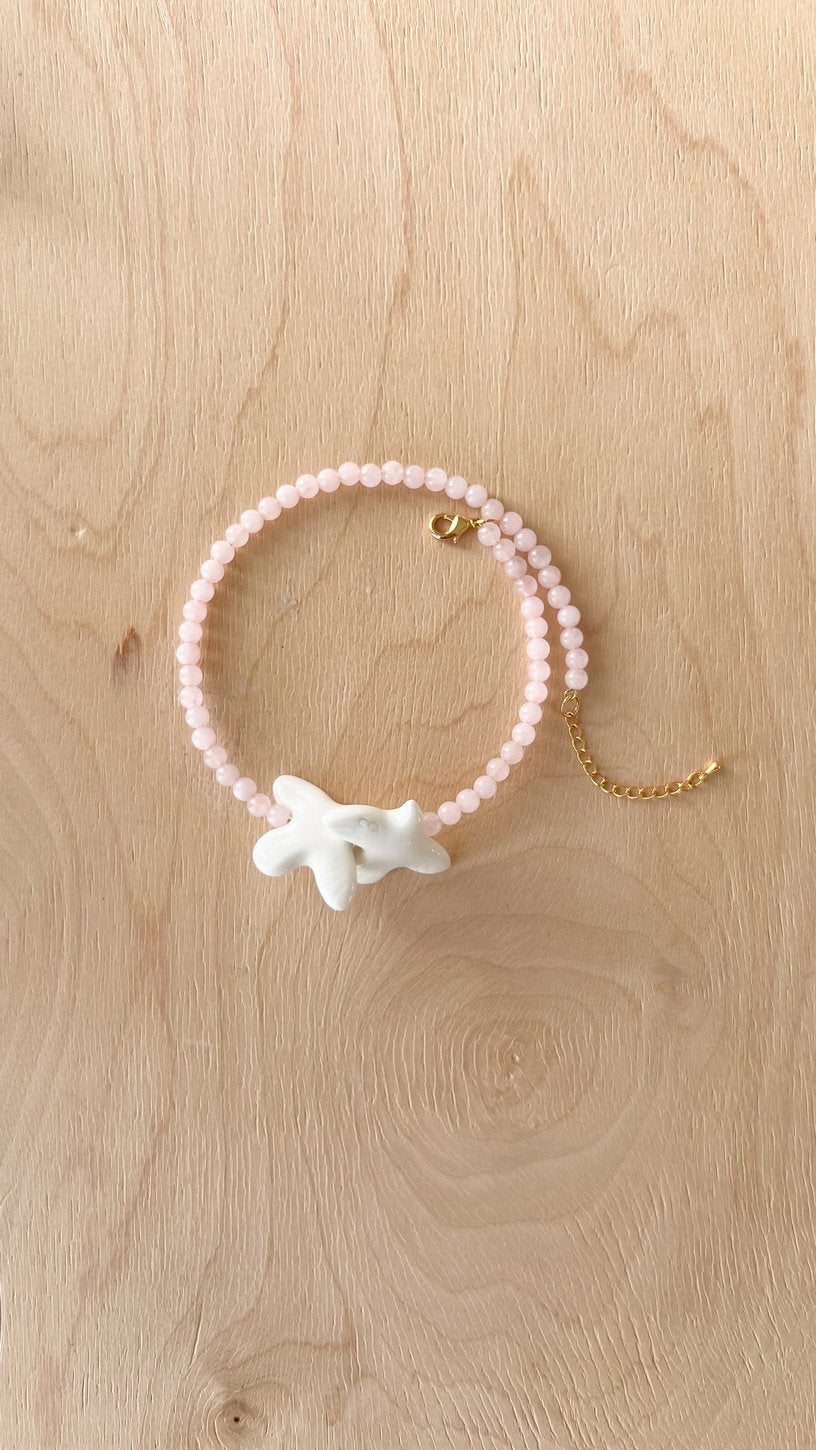 MYRNI necklace with rose quartz and two birds