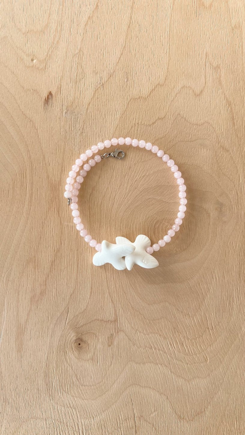 MYRNI necklace with rose quartz and two birds