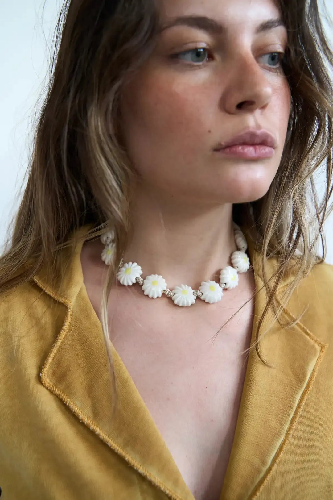 Polysk Necklace with Daisies