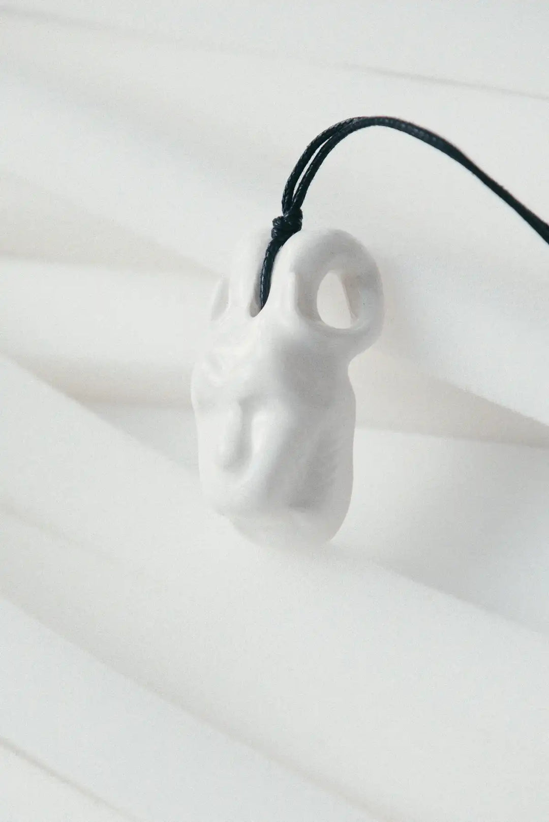 Підвіс PAMFIR велика біла маска з рогами