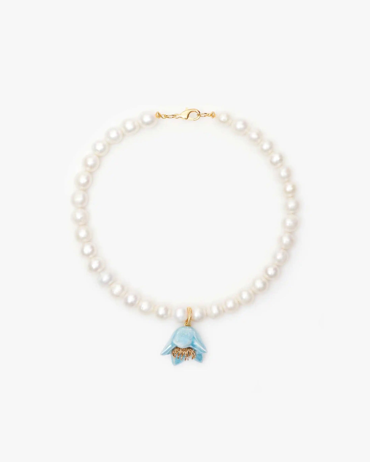 Polysk Necklace with Large Pearls and Sky Blue Bellflower