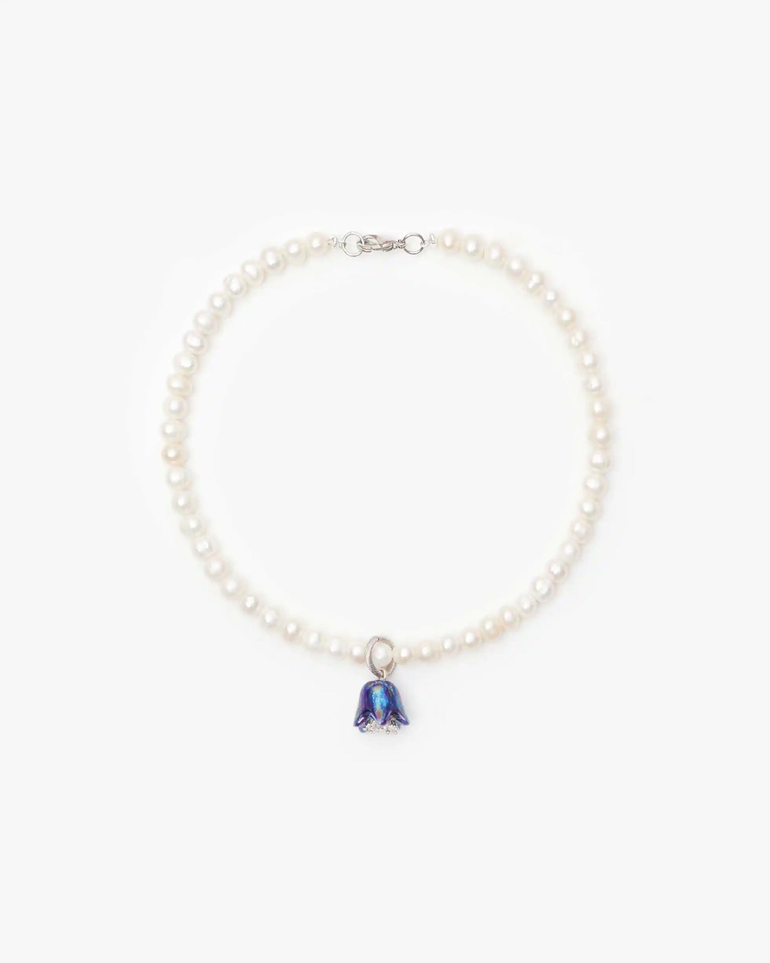 Polysk Necklace with Medium Pearls and Small Blue Bellflower