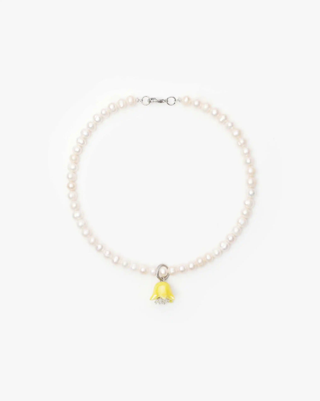 Polysk Necklace with Medium Pearls and Small Yellow Bellflower