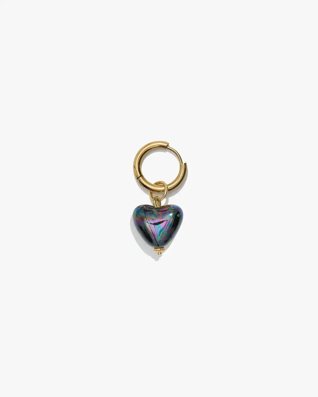 SKARB single earring with a small black heart