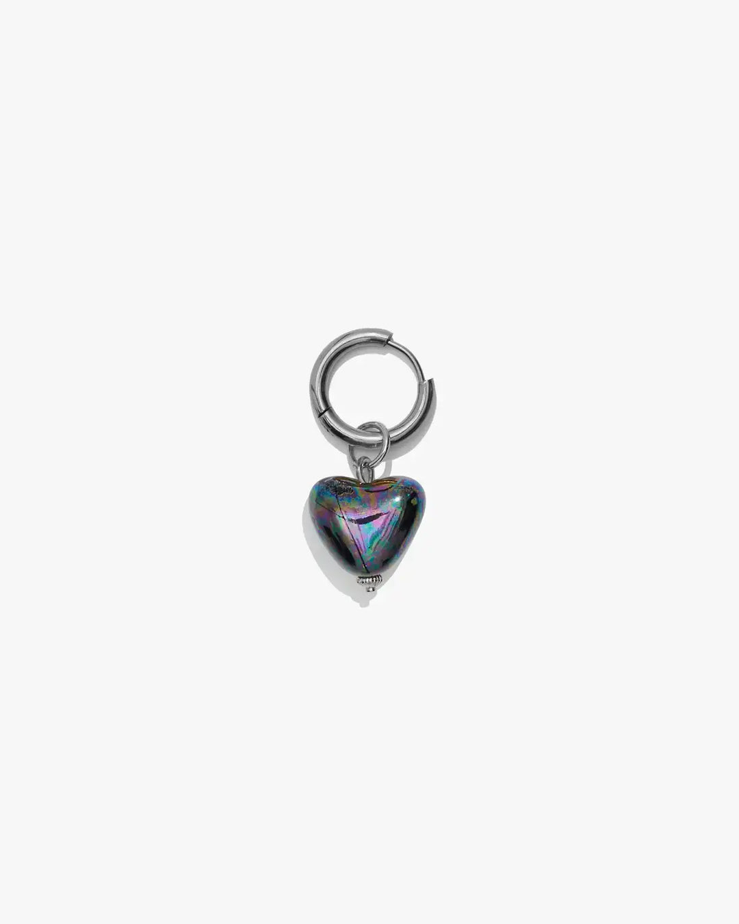 SKARB single earring with a small black heart