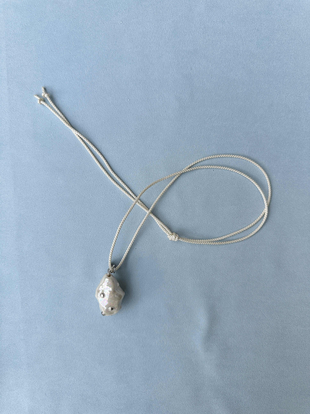 Підвіс LAHUNA на світлому шнурку 1