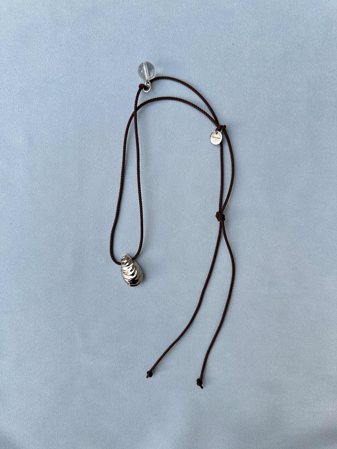 Підвіс LAHUNA на темному шнурку 10