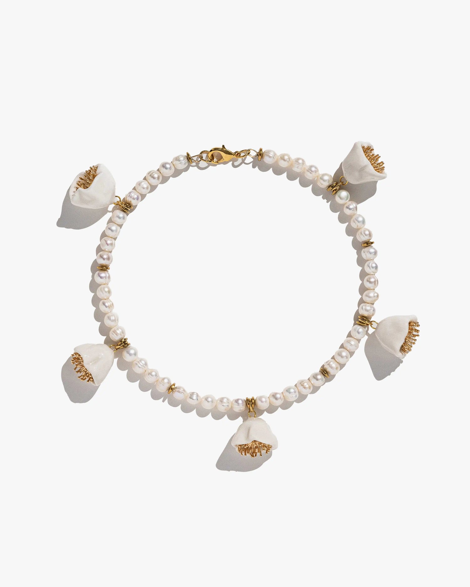 Polysk Necklace with Medium Pearls and Poppies