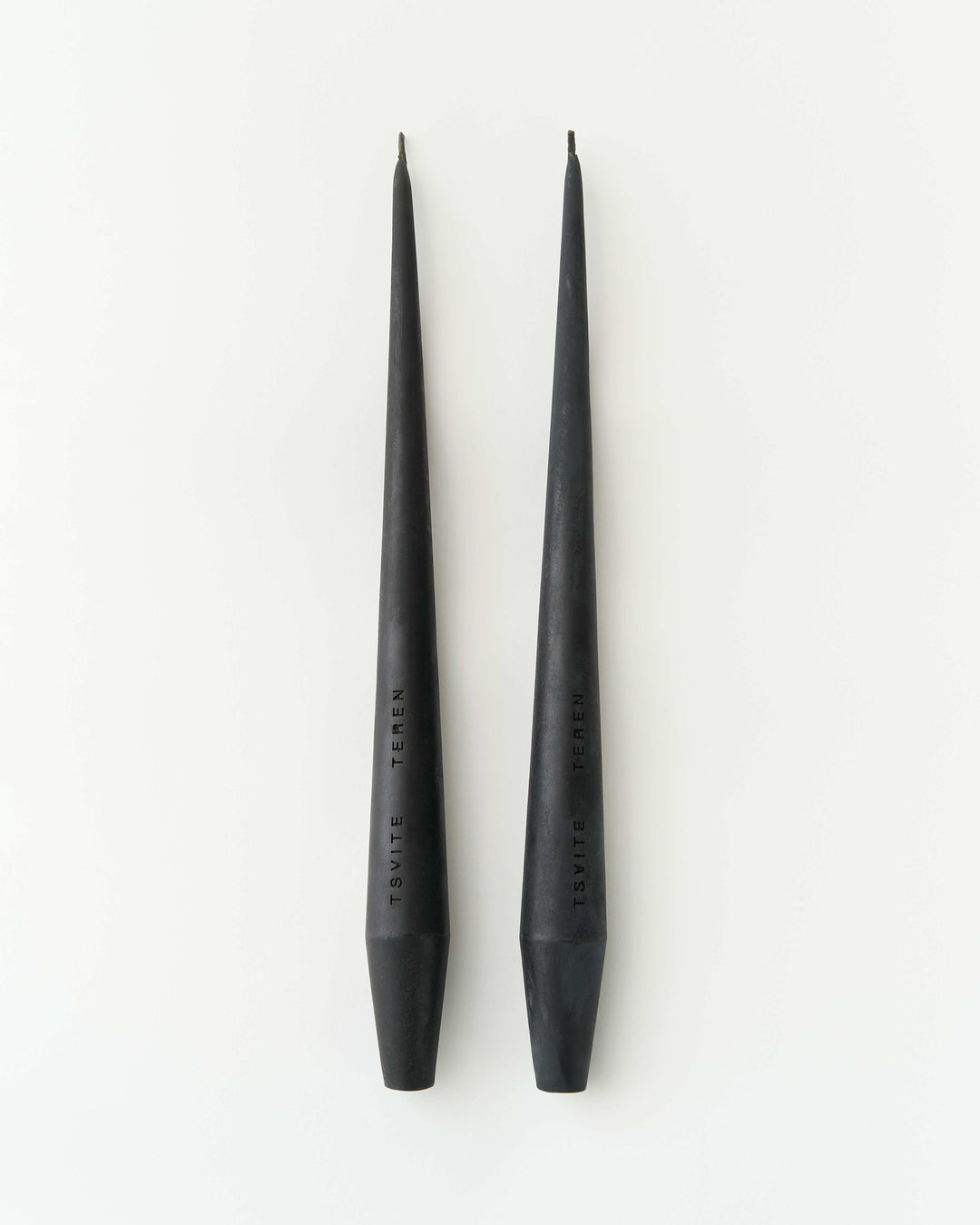 Набір VITA із чорних свічок з бджолиного воску