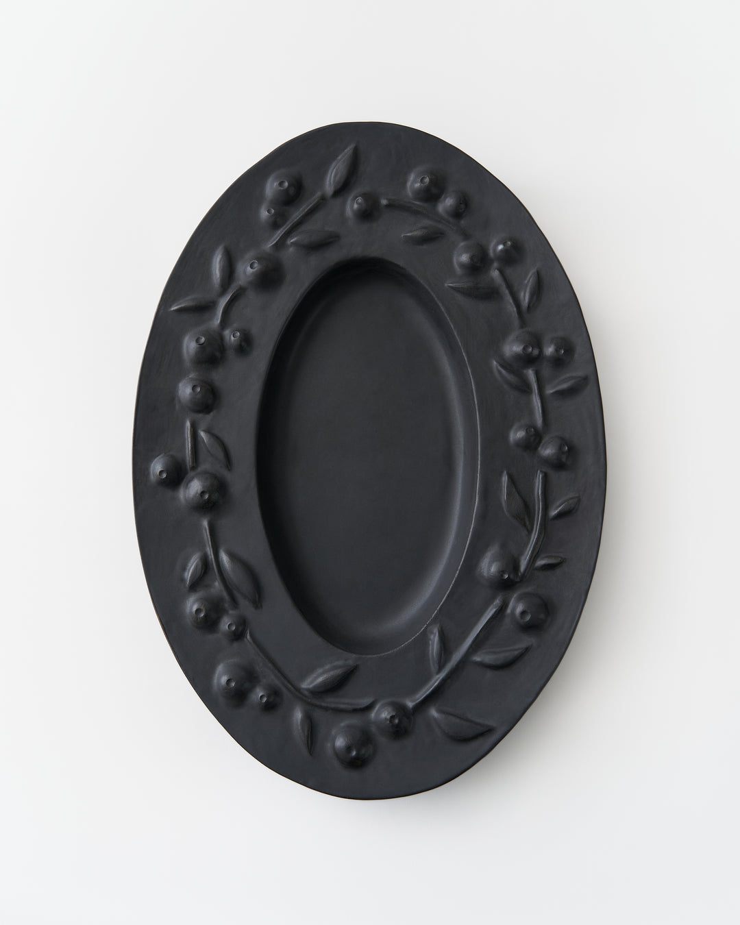 Vita Plate with Sculptural Blackthorn Berries