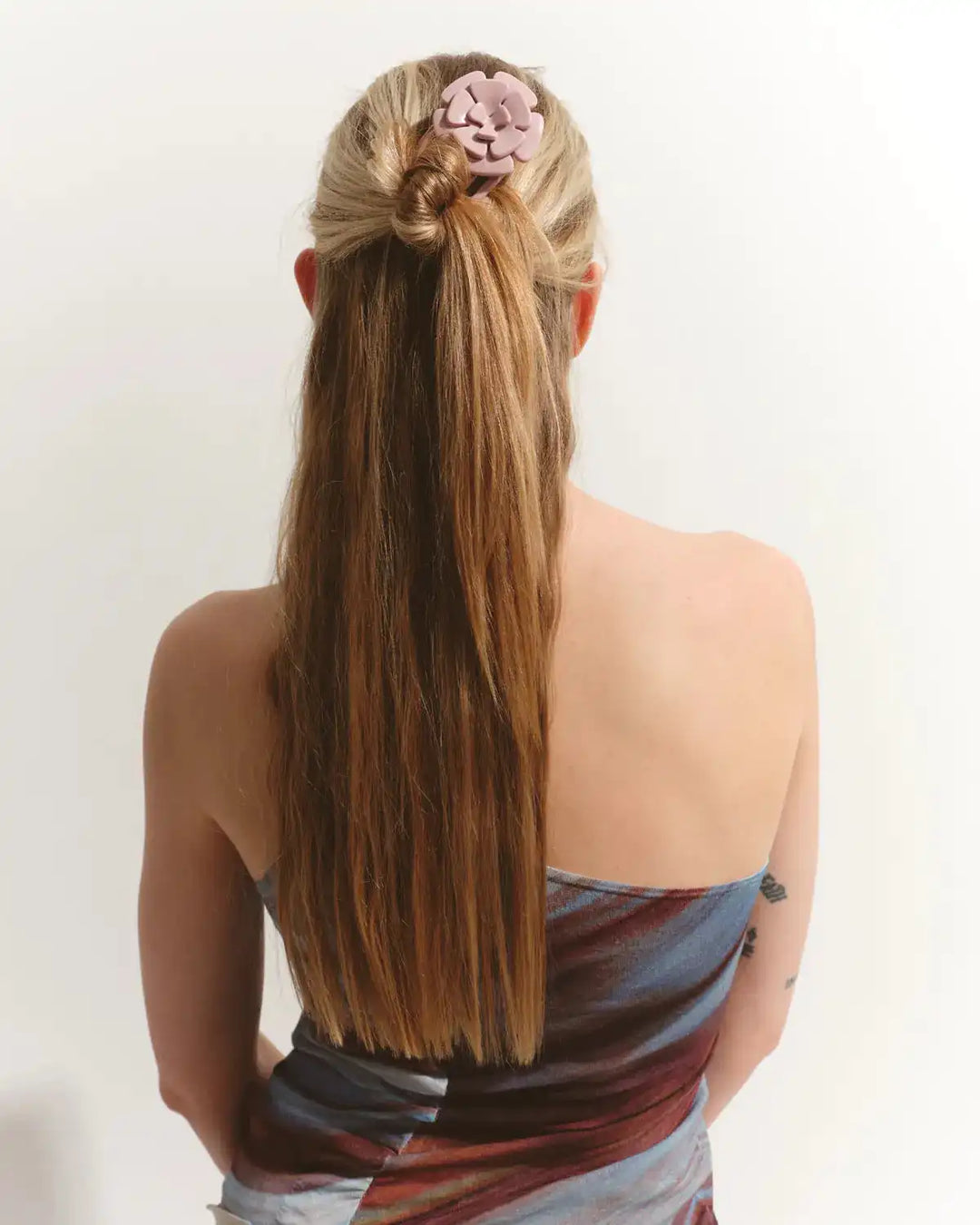 AMORE hair comb in pale rose color