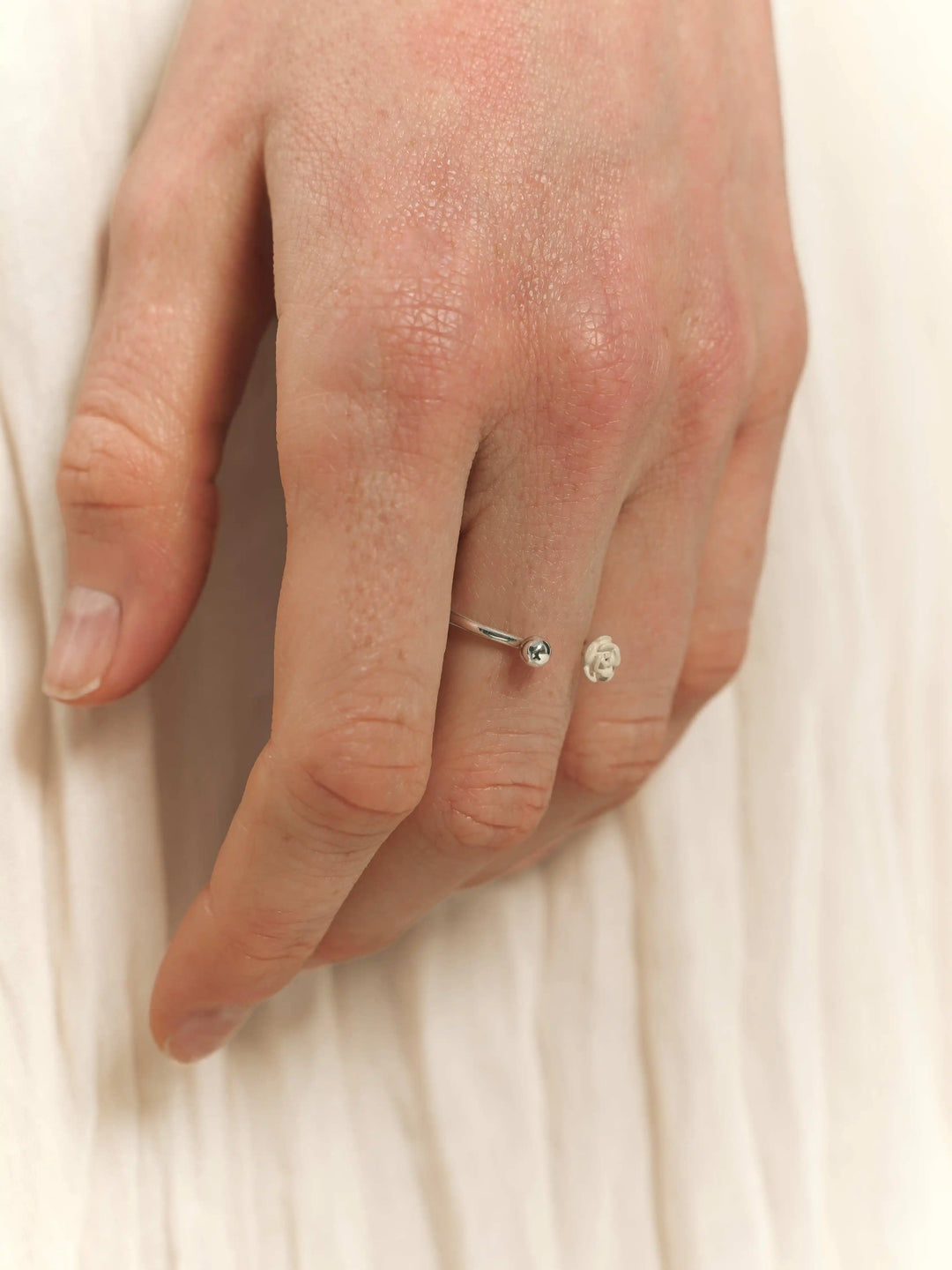 BLOSSOM silver ring with cream rose