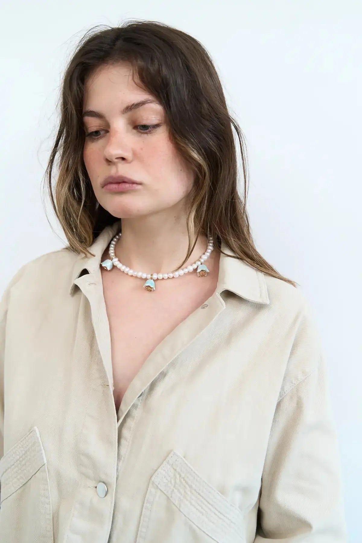 Polysk Necklace with Medium Pearls and Small Sky Blue Bellflowers