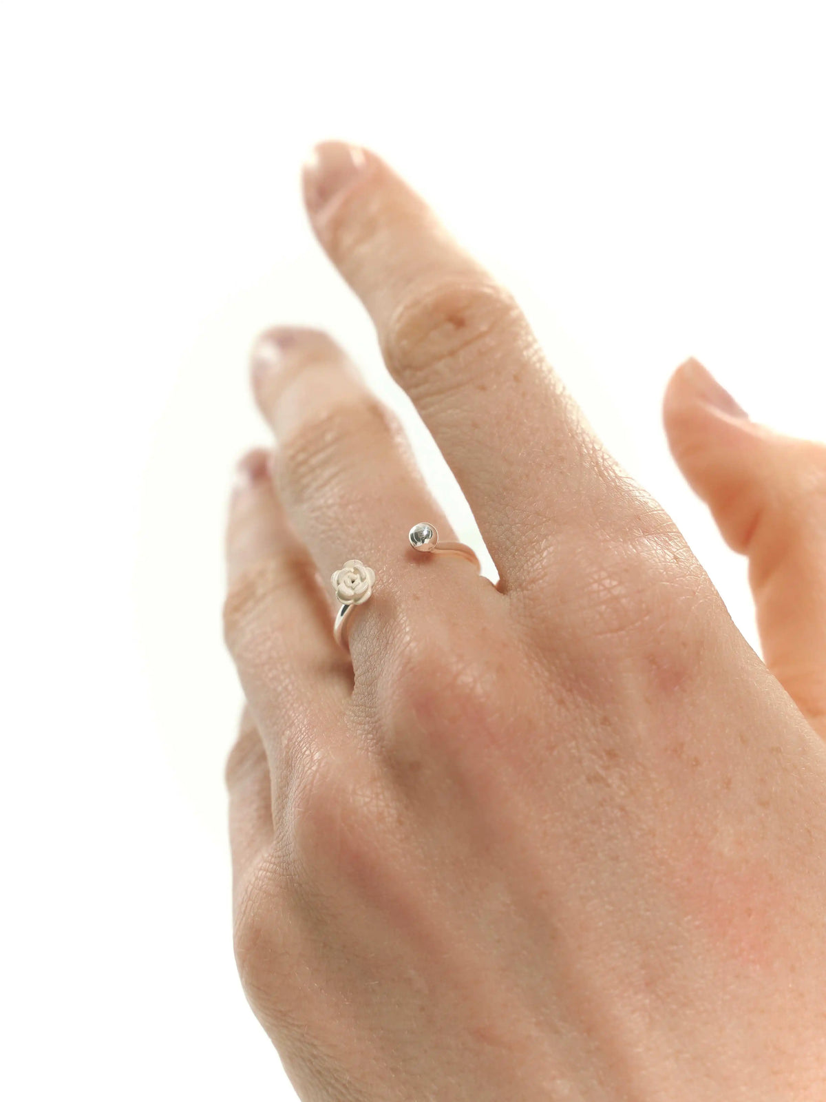 BLOSSOM silver ring with cream rose
