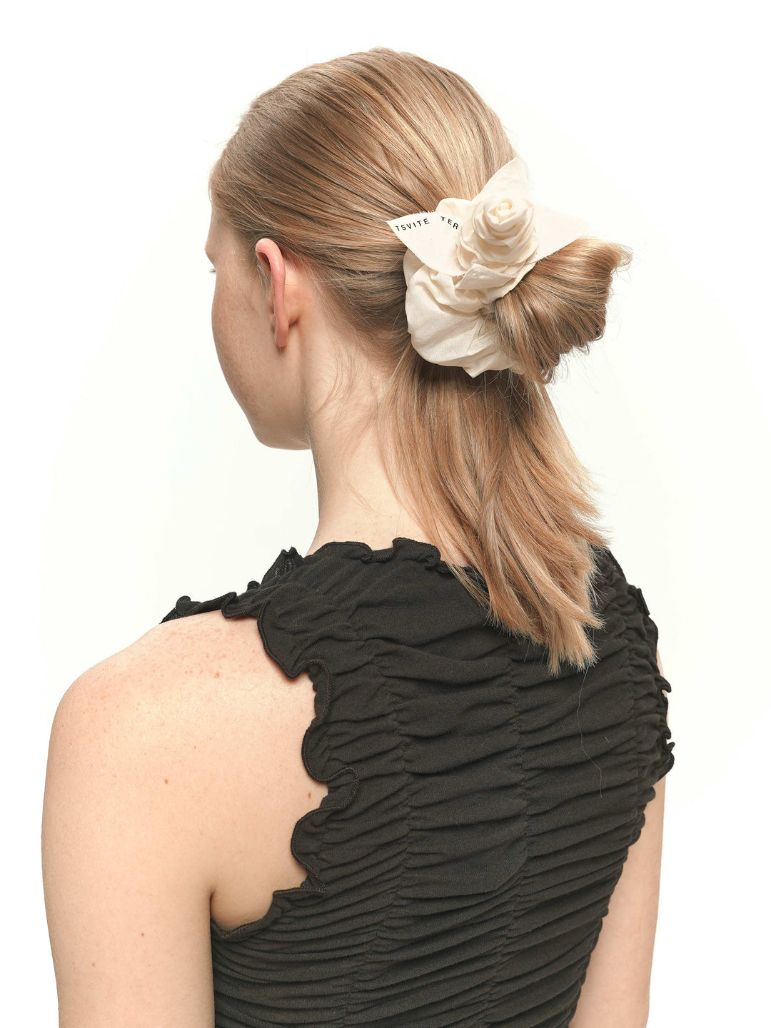 Резинка для волосся CARMEN у кольорі linen