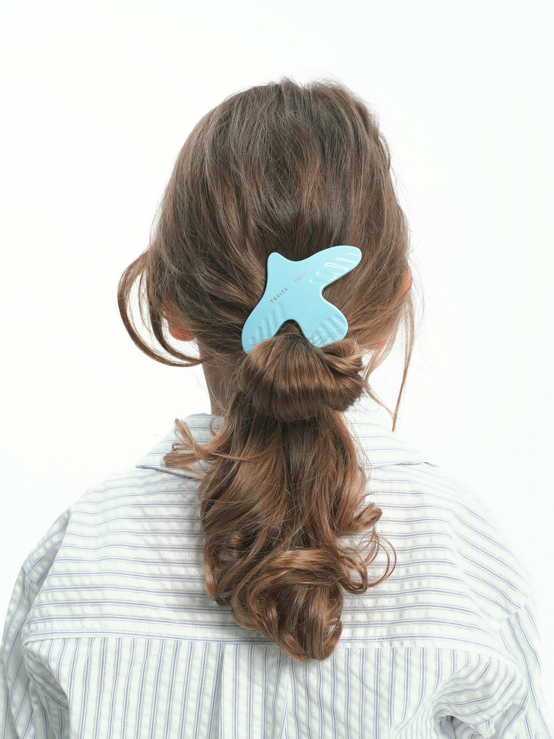 PALOMA large hair clip in sky blue color