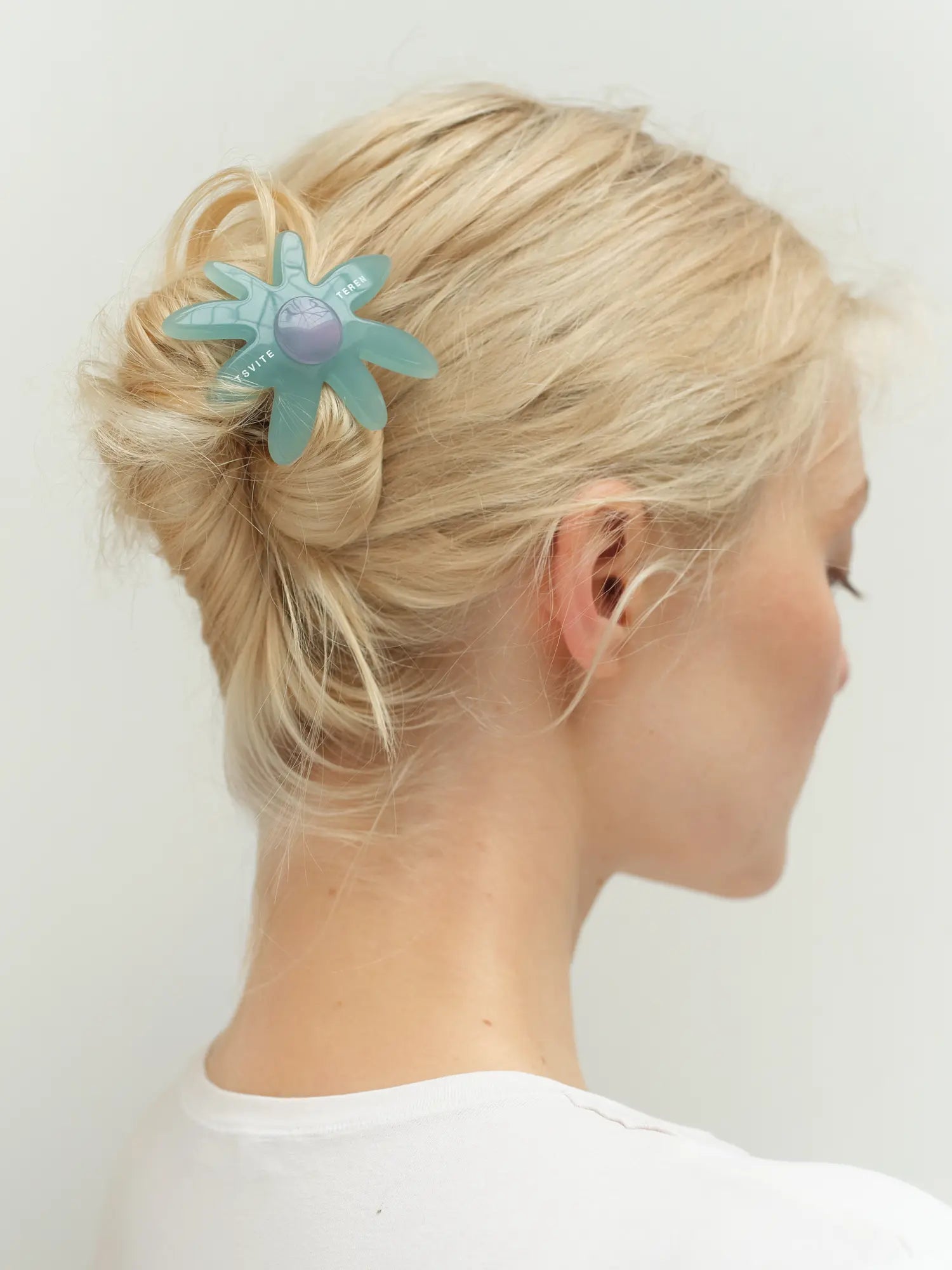 NEKTAR hair clip in lake color
