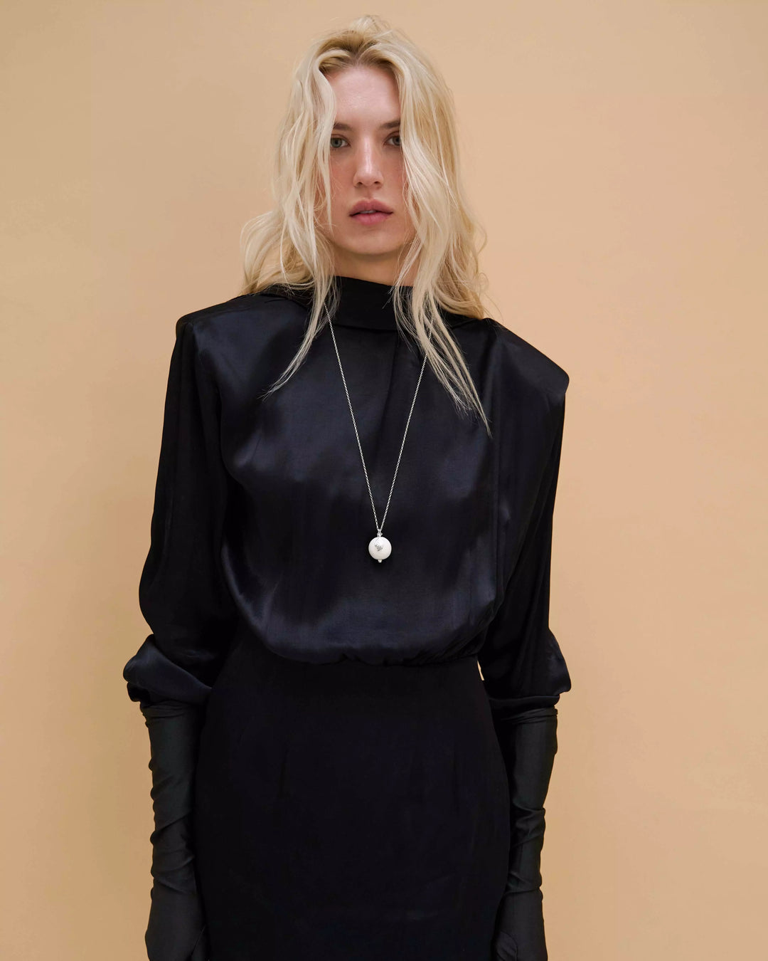 Vita Blackthorn Berry Pendant 