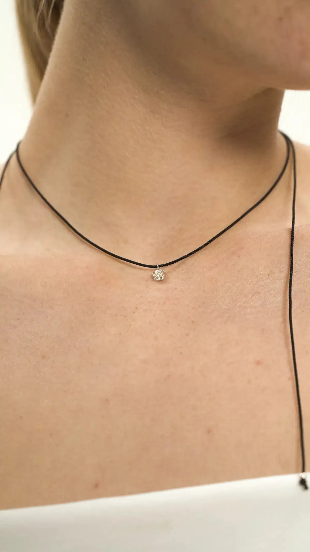 Підвіс BABY ROSE у сріблі